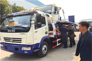 金顶街汽车道路救援拖车价格